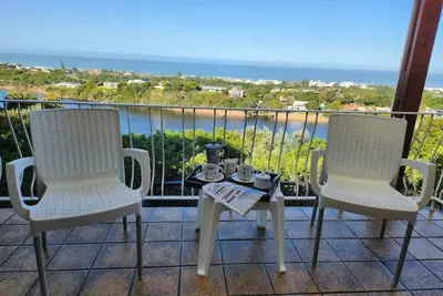 Image de iGolomi Hillside Cottage, Wilderness - a sea view holiday house\n