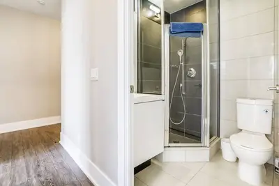 Image de Family Sized | 2 Bed 2 Bath | Downtown Core | Beautiful View