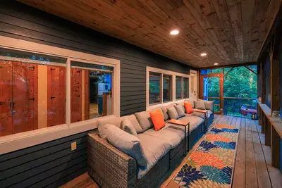 Image de Hideaway By The Bay - 20ft boat slip and 4 minutes to Mount Sunapee