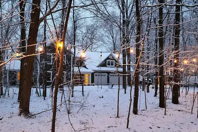 Image de Secluded in The Woods