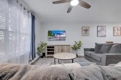 Image de New beautiful 4 bedroom 3 bathroom townhome! Great location, 5 mins to Fsu.