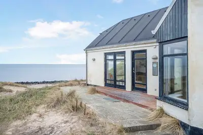 Image de Beachfront cottage with panoramic view
