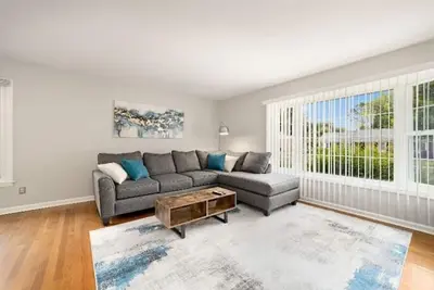 Image de Stylish 3 Br Near Uptown Clt