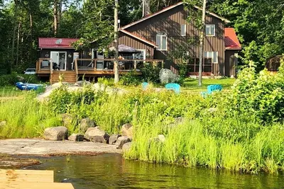 Image de 30% Off Luxury Dom Chalet Waterfront on Stoco Lake