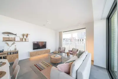 Image de Huswell - Modern new apartment with pool access and parking
