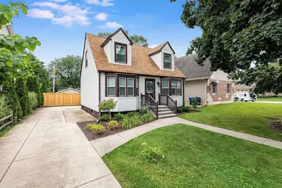 Image de Spacious 4-bedroom vacation home just 1 mile walk to Town and River!