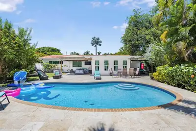 Image de Private Pool Paradise in Biscayne Park