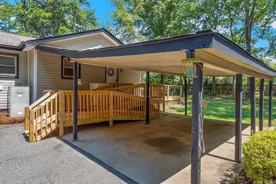 Image de Peaceful house close to city