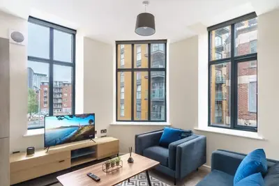 Bright 2 Bedroom Apartment in Central Manchester