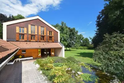 Image de Une grande villa avec parc privé