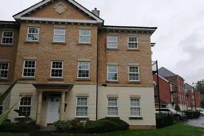 Image de 2 Bed in one of Newbury's oldest buildings (19sc)