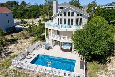 Image de Whalehead with a Pool!
