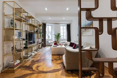 Image de Luxury home, premier location with complimentary wine tasting upon arrival