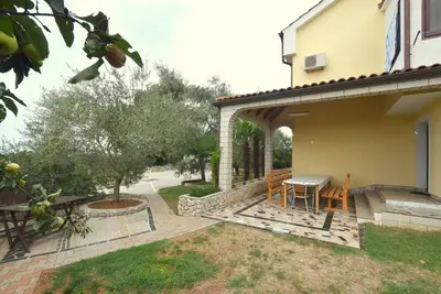 Image de Appartement de vacances Njivice pour 1 - 10 personnes avec 4 chambres à coucher - Appartement de vac