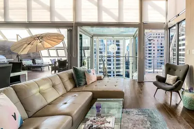 Image de Luxury Loft in the Cbd with Outdoor Living