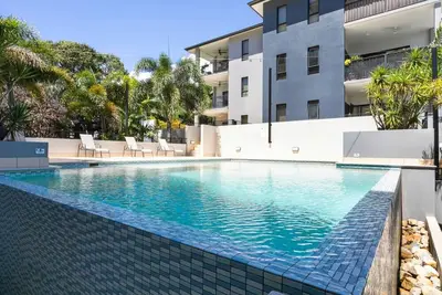 Image de Poolside Panoramic Breeze with Soaring Views