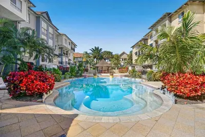 Image de Tropical Reset Escape to Paradise in Lakes Resort