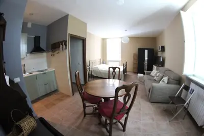 Image de Cozy apartment inside the 1400 building \"Torre degli Angeli. \"