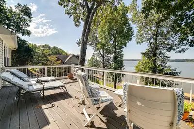 Image de Lake Barkley Home w/ On-Site Beach: Boat + Swim!