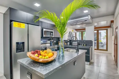 Image de Razas Iv - Getaway goals for six