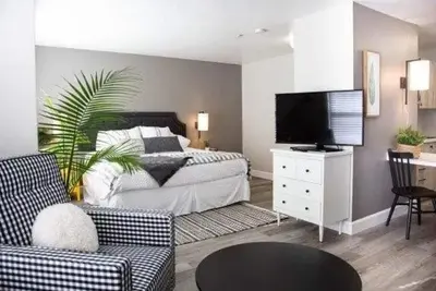 Image de Enjoy budget-friendly living in Austin.