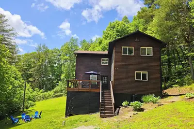 Image de Cabin In The Stars - Hot Tub - Pet Friendly - Private - Minutes to Rrg