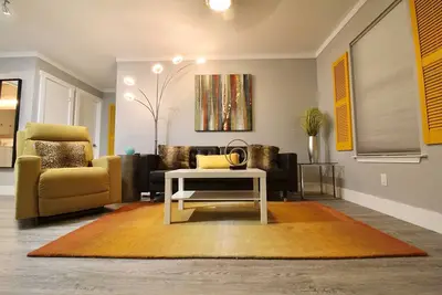 Image de Metro Flats Luxury 2-Bedroom in safe, peaceful, boutique apartment complex