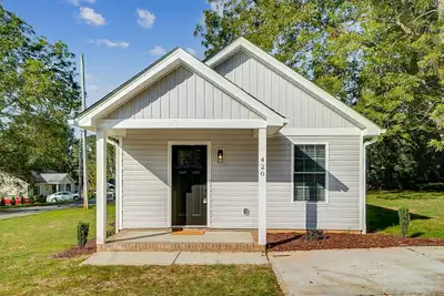 Image de New Construction Duplex near Downtown Lincolnton, Nc