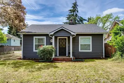 Image de Charming 2 bedroom house, 1 mile from U of O and 7 minute walk to Dt Eugene.