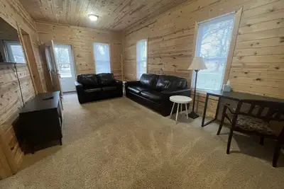 Image de The Cabin in Town | Sleeps 4| Pet Friendly