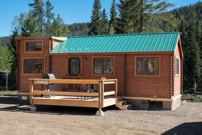 Image de New Cabins in the Mountains, Walk to Lake, Pet Friendly, Closet to Lake Granby!