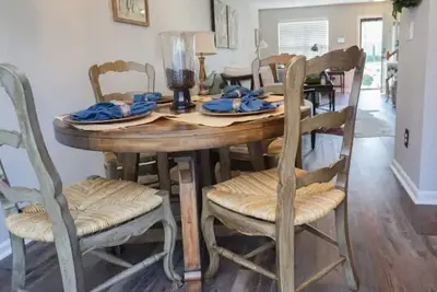 Tranquil Townhome - Convenient Ne Raleigh location