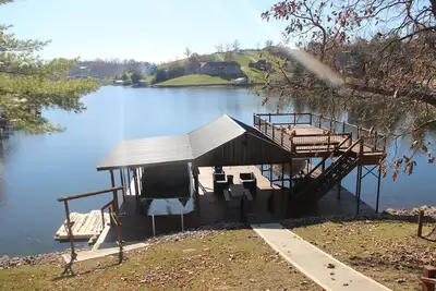 Image de Lakefront Retreat, Private Dock, Sleeps 8, 11 min from Ark Encounter