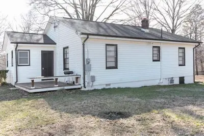 Image de 10mins to Purina Blazing Wi-Fi + Free Parking