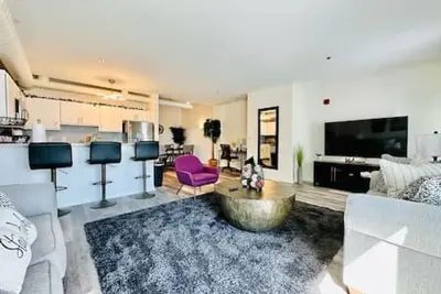 Image de Downtown Penthouse Suite w/Balcony