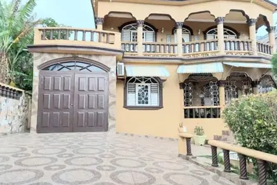 Image de Cambridge mi casa ur casa w/ pool & beach access 2