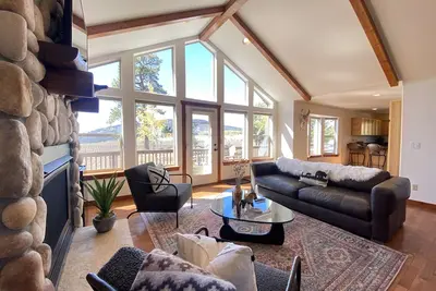 Image de New! Impeccable Home with Fireplace, Hot Tub and Epic Views - Hart House