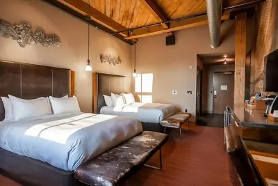Image de 4 Premium Loft Two Queen Beds at The Iron Horse Hotel, Pets Are Welcome!