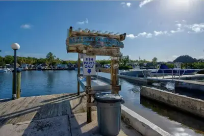 Image de Kampground Escape w/ Kayaks, Heated Pool & Marina!