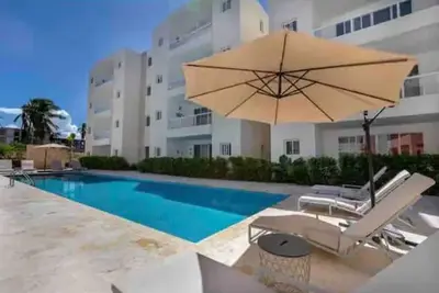 Image de Cozy apartment w/pool super close to beach.