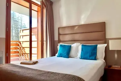 Image de Contemporary guest rooms! walking distance to Mercantour National Park