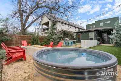 Image de Stylish Retreat + Outdoor Oasis in Heart of Austin