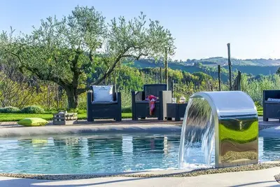 Image de Jasmine - apartment in villa with heated swimming pool