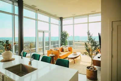 Image de New - Luxury 2br Penthouse Apt In Central Halifax!