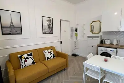 Image de Appartement chic et élégant style Haussmannien