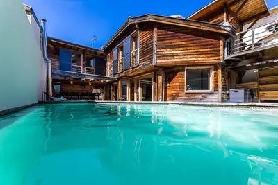 Image de Kabane. Keyweek. Villa piscine spa sauna centre-ville