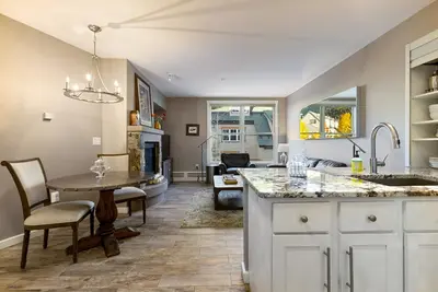 Image de Heart of River Run Village w/ Views, Gas Fireplace, Shared Hot Tub