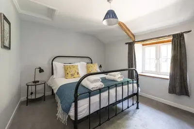 Image de Log burner, heated pool, pub- what's not to like!