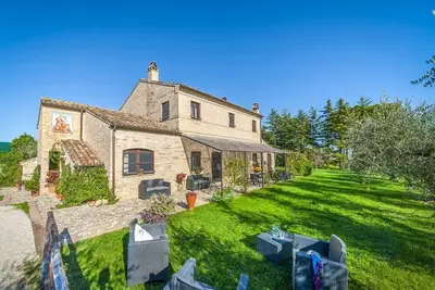 Image de Glicine - apartment in Villa with heated swimming pool
