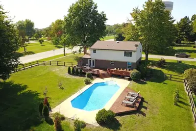 Amazing Pool & Walk to the Park